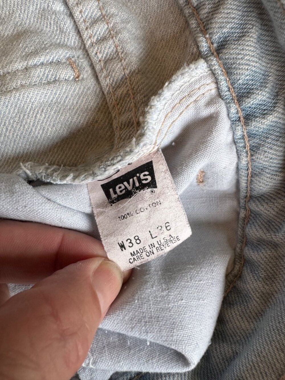 Levi's 550 Vintage Made in the USA Relaxed Fit Light Wash Jeans Men's 38 X 36 - Picture 12 of 12